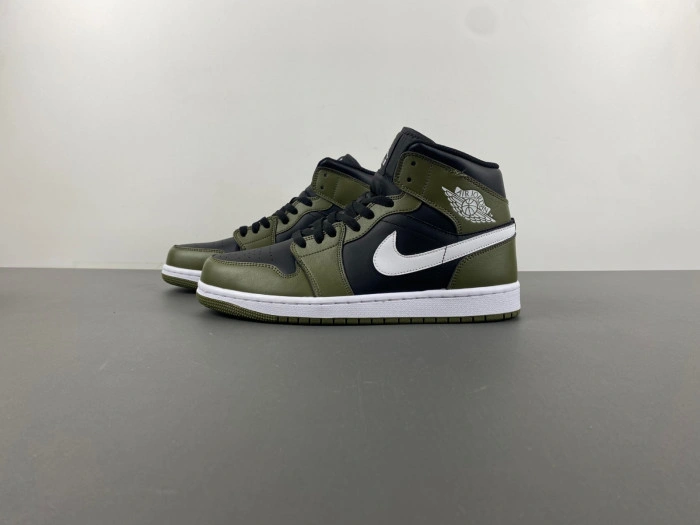 JORDAN 1 mid  BQ8426-092