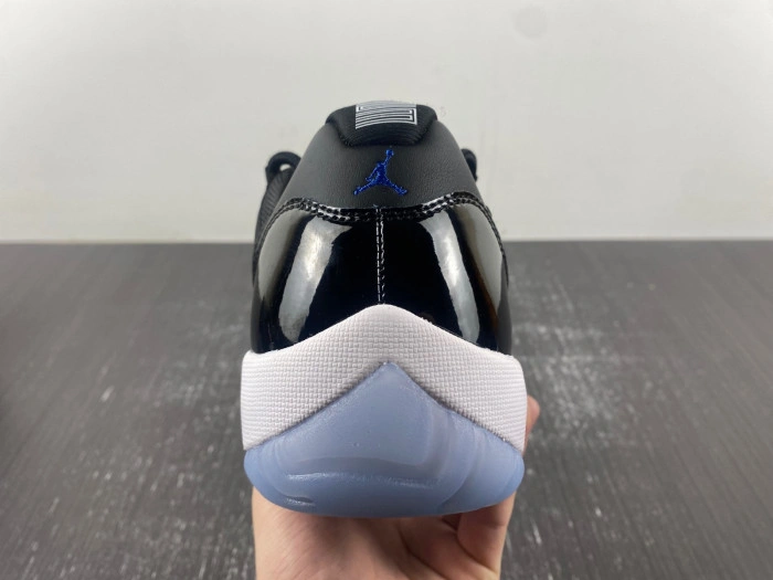 JORDAN 11 RETRO LOW Space Jam  FV5104-004