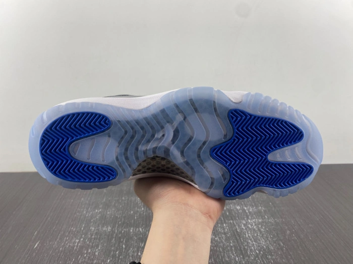 JORDAN 11 RETRO LOW Space Jam  FV5104-004