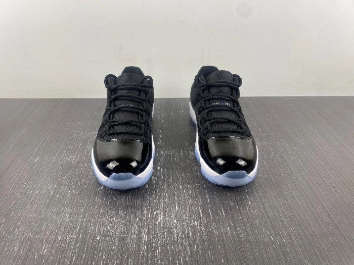 JORDAN 11 RETRO LOW Space Jam  FV5104-004
