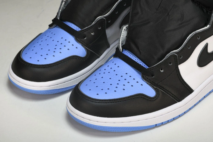 Jordan 1 High OG UNC Toe  DZ5485-400