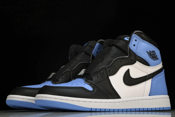 Jordan 1 High OG UNC Toe  DZ5485-400