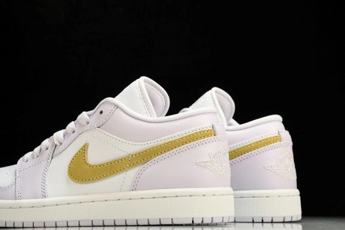 Jordan 1 Low Barely Grape DC0774-501