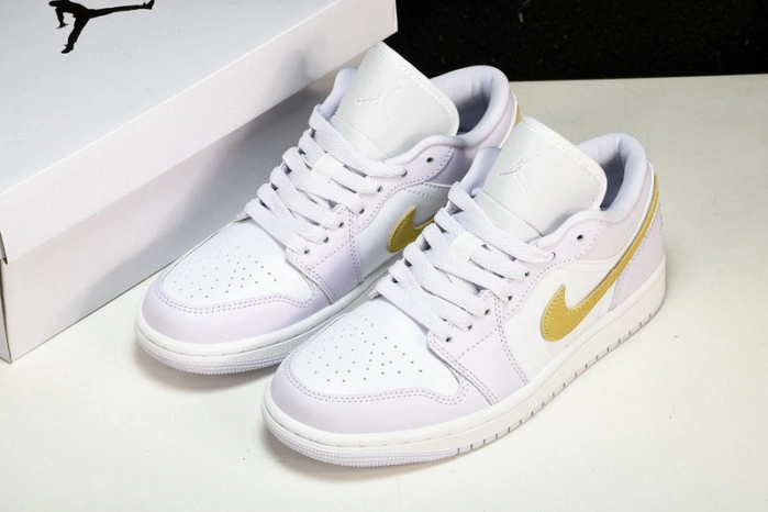 Jordan 1 Low Barely Grape DC0774-501