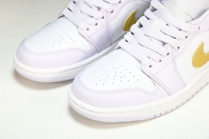 Jordan 1 Low Barely Grape DC0774-501