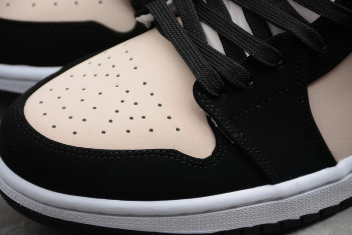 Jordan 1 Low Black Guava Ice (W)  DC0774-003