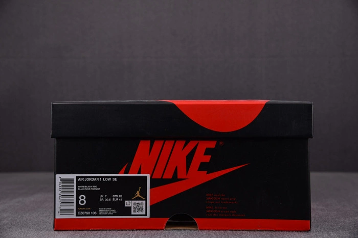 Jordan 1 Low Black Toe (GS) 553560-116