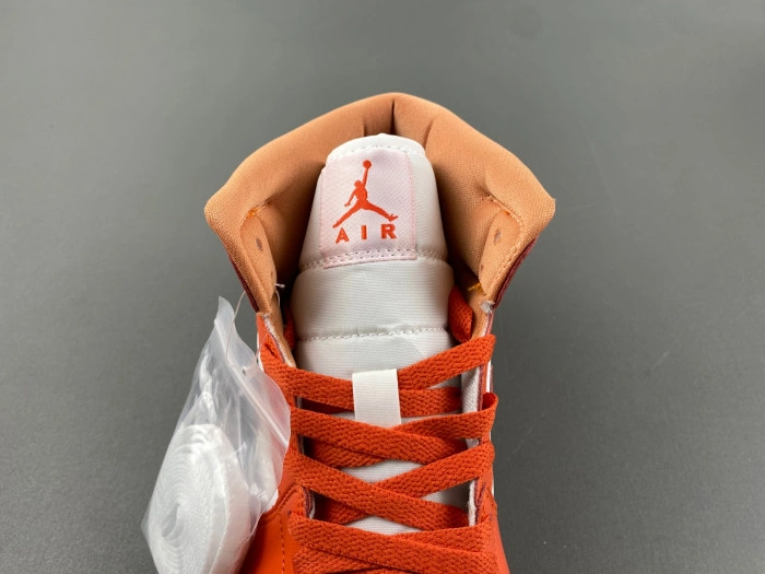 Jordan 1 Mid Cosmic Clay     BQ6472-108