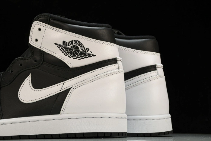 Jordan 1 Retro High OG Black White   DZ5485-010