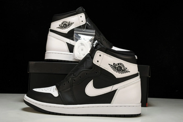 Jordan 1 Retro High OG Black White   DZ5485-010