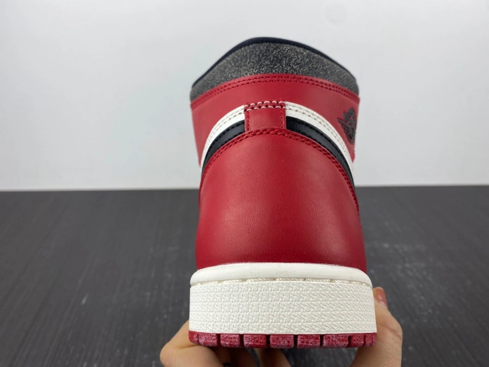 Jordan 1 Retro High OG Chicago Lost and Found DZ5485-612
