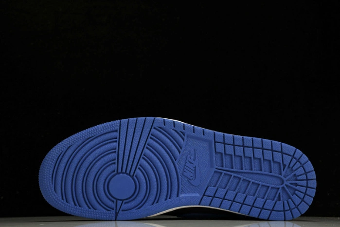 Jordan 1 Retro High OG Royal Reimagined     DZ5485-042