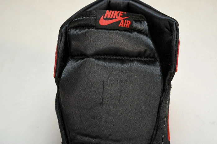 Jordan 1 Retro High OG Satin Bred   FD4810-061