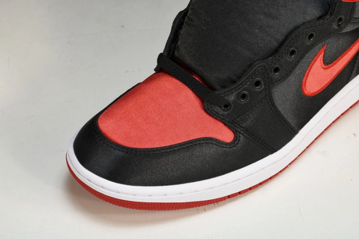 Jordan 1 Retro High OG Satin Bred   FD4810-061