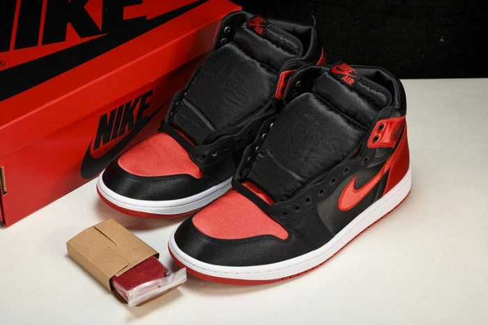 Jordan 1 Retro High OG Satin Bred   FD4810-061