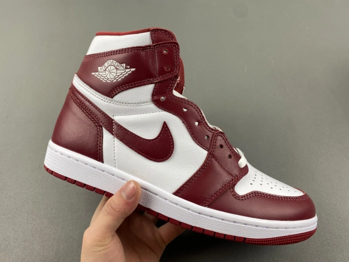 Jordan 1 Retro High OG Team Red   DZ5485-160