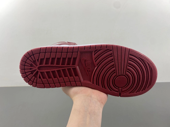 Jordan 1 Retro High OG Team Red   DZ5485-160