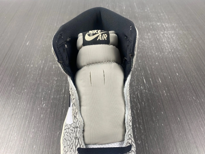 Jordan 1 Retro High OG White Cement DZ5485-052