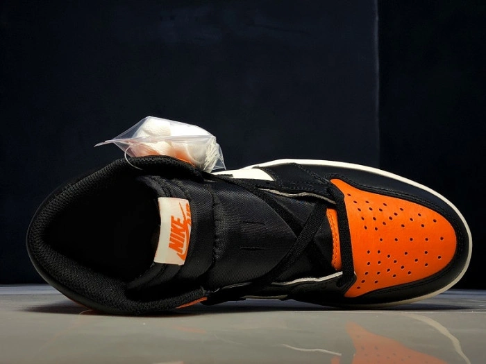 Jordan 1 Retro High Shattered Backboard  555088-005