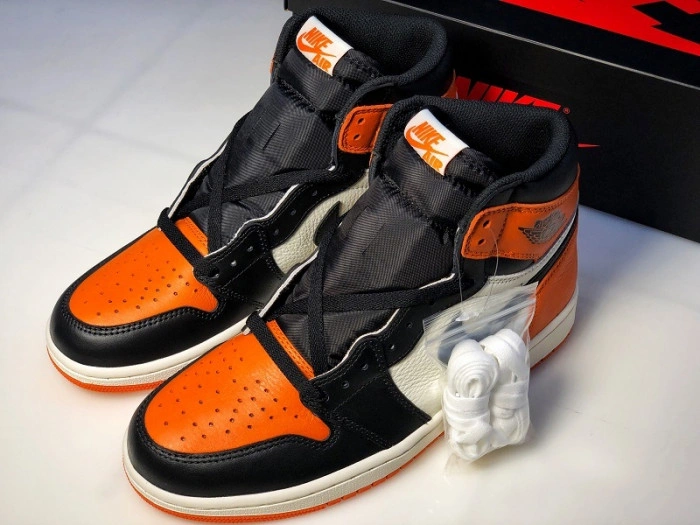 Jordan 1 Retro High Shattered Backboard  555088-005