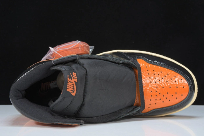 Jordan 1 Retro High Shattered Backboard 3.0   555088-028