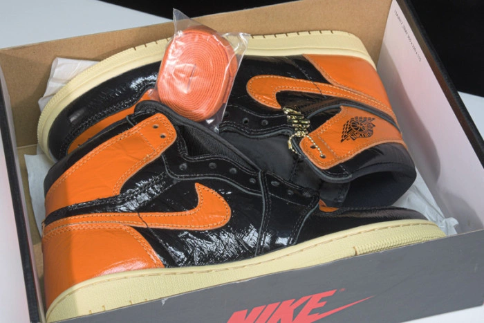 Jordan 1 Retro High Shattered Backboard 3.0   555088-028