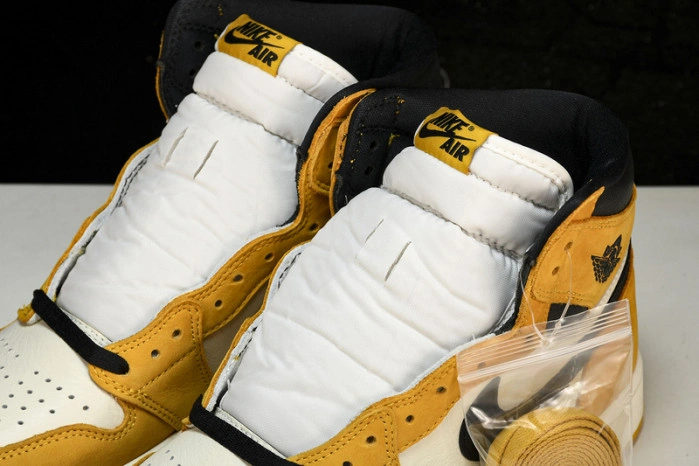 Jordan 1 Retro High Yellow Ochre   555088-109