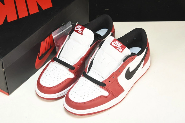 Jordan 1 Retro Low Chicago (2016)     705329-600