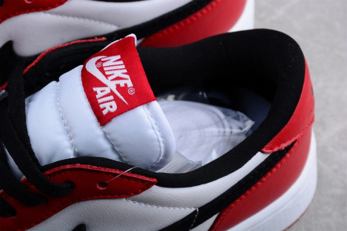 Jordan 1 Retro Low Golf Chicago    DD9315-600