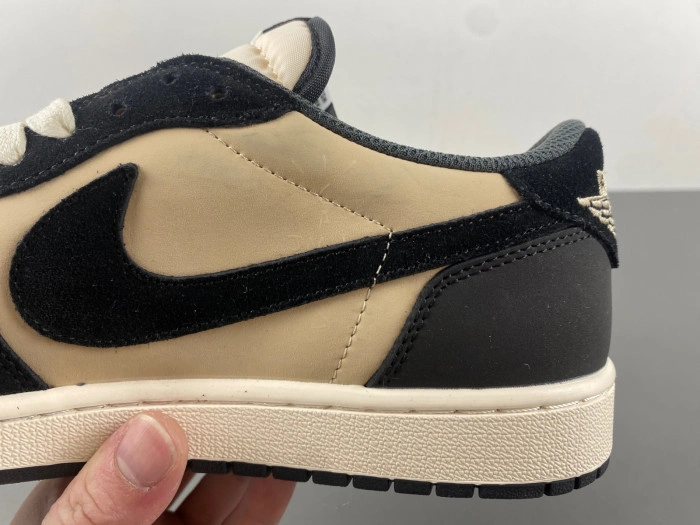 Jordan 1 Retro Low OG SP Travis Scott Brown