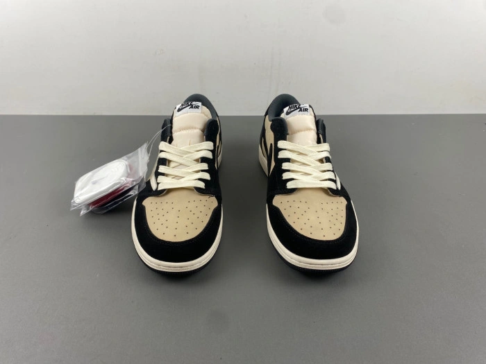 Jordan 1 Retro Low OG SP Travis Scott Brown