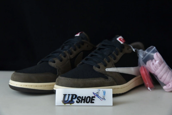 Jordan 1 Retro Low OG SP Travis Scott Mocha