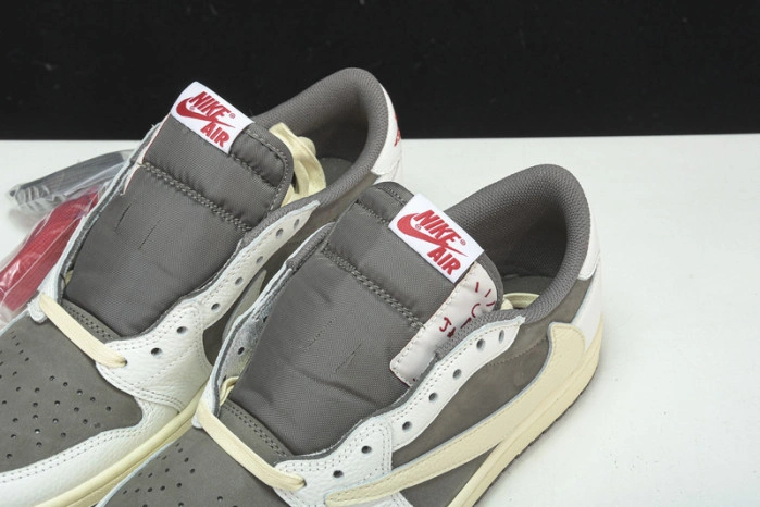 Jordan 1 Retro Low OG SP Travis Scott Reverse Mocha