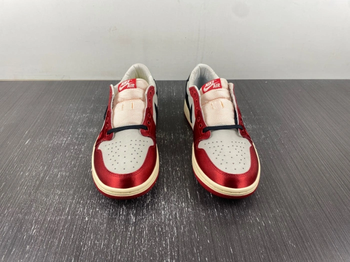 Jordan 1 Retro Low OG Trophy Room Away