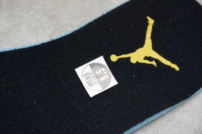Jordan 1 Retro Mid New Love (2017)  554724-035