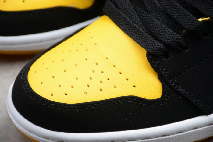 Jordan 1 Retro Mid New Love (2017)  554724-035