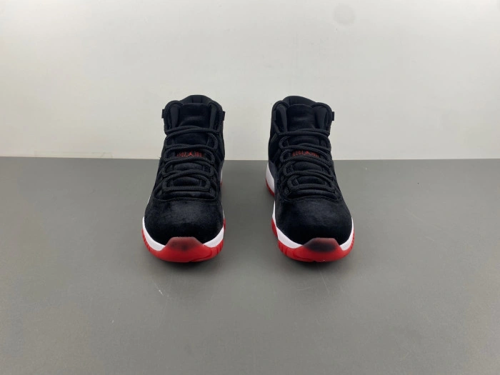 Jordan 11 Retro Bred Velvet     DB5457-061