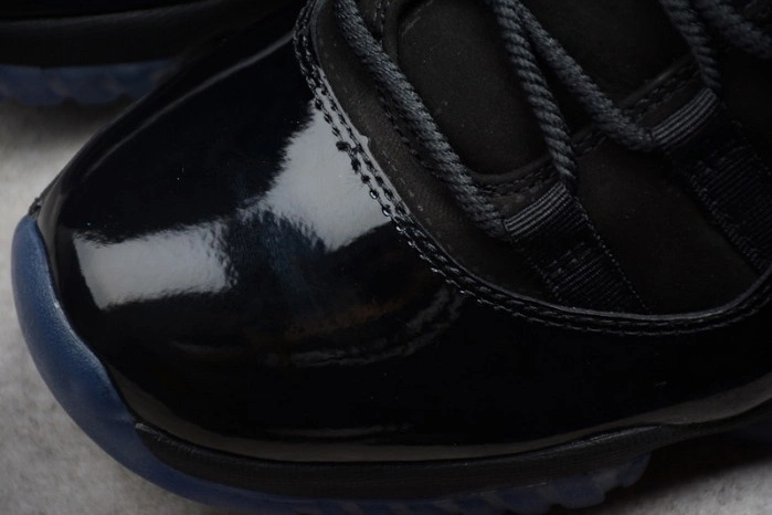 Jordan 11 Retro Cap and Gown  378037-005