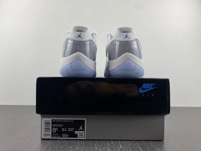 Jordan 11 Retro Cement Grey      AV2187-140