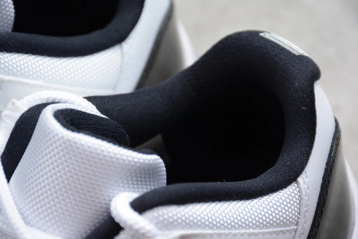 Jordan 11 Retro Low Concord  528895-153
