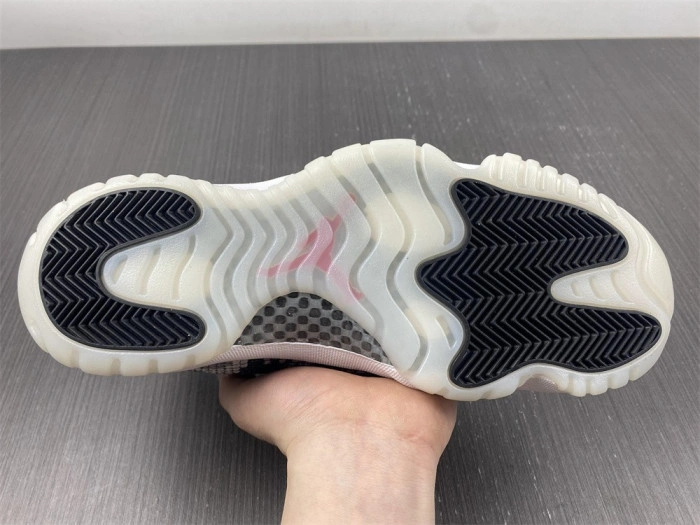 Jordan 11 Retro Low Snake Light Bone CD6847-002
