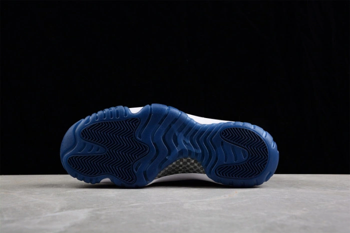Jordan 11 Retro Midnight Navy AR0715-441