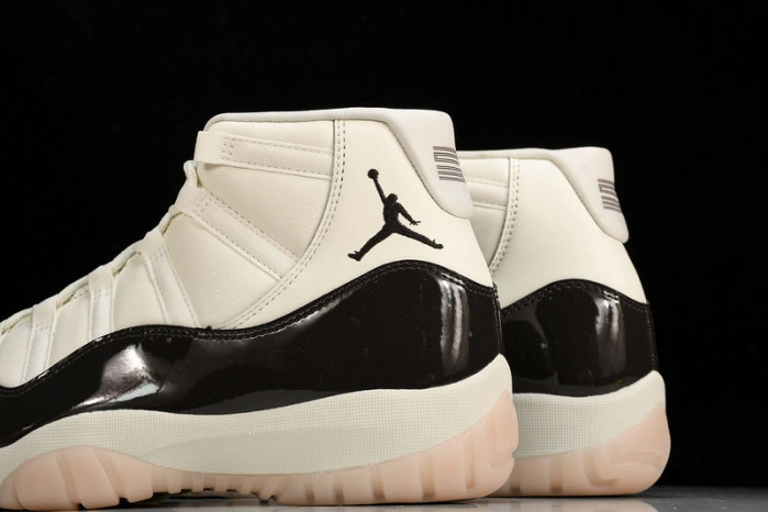 Jordan 11 Retro Neapolitan   AR0715-101