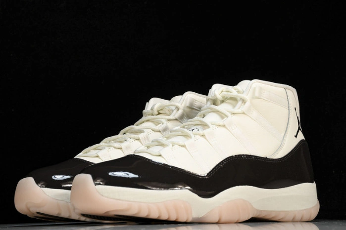 Jordan 11 Retro Neapolitan   AR0715-101