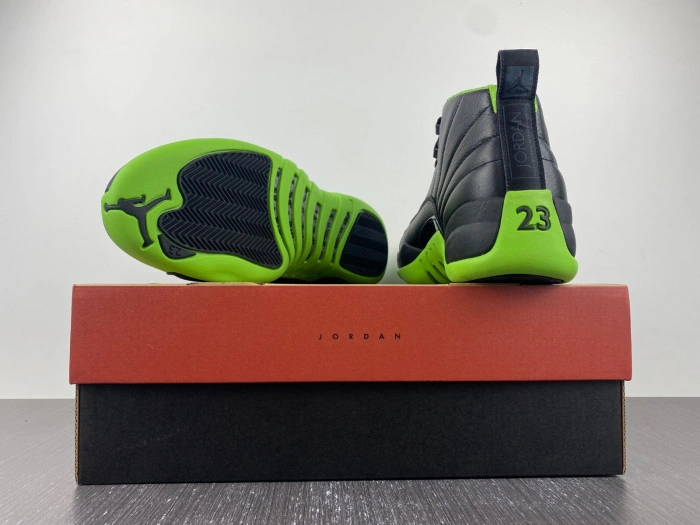 Jordan 12 BLACK GREEN FLIGHT DOF