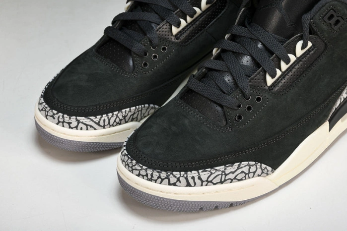 Jordan 3 Retro WMNS “Off Noir”  CK9246-001