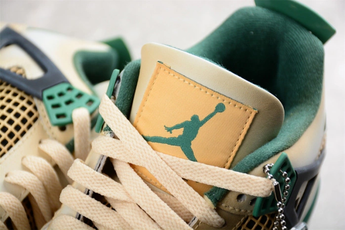 Jordan 4 Retro DC7770-106