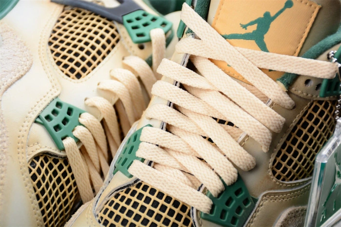 Jordan 4 Retro DC7770-106