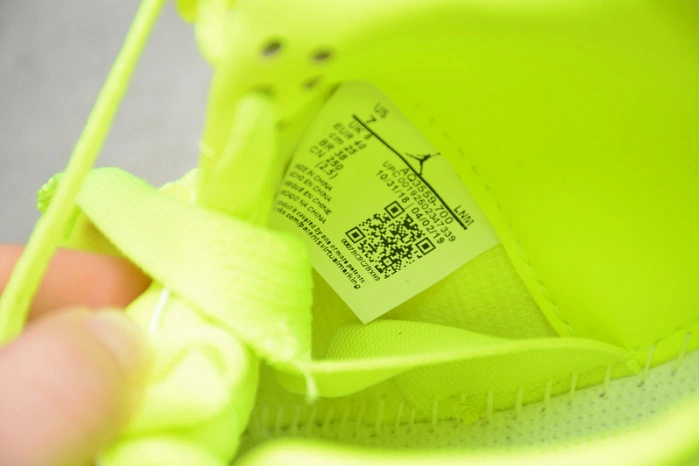 Jordan 4 Retro Flyknit Volt AQ3559-700