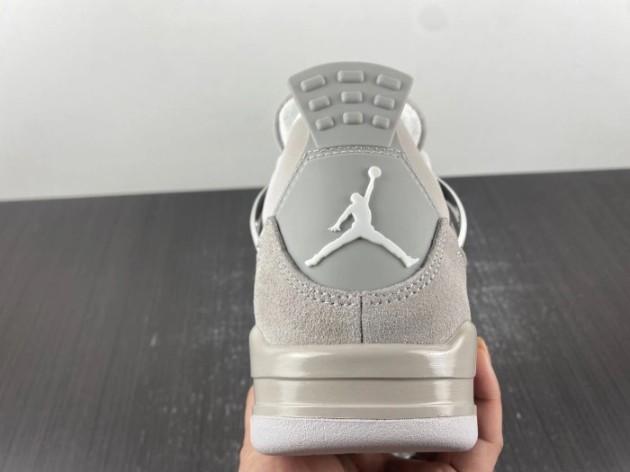 Jordan 4 Retro Frozen Moments   AQ9129-001